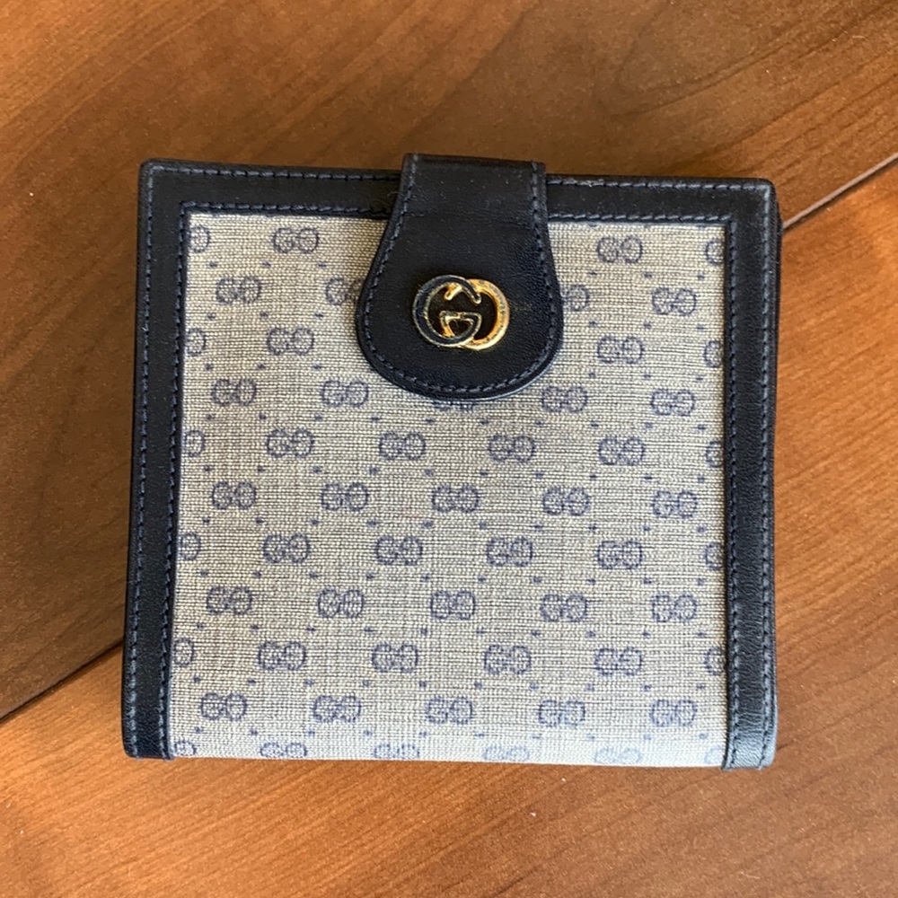 Gucci navy blue monogram wallet with leather lining